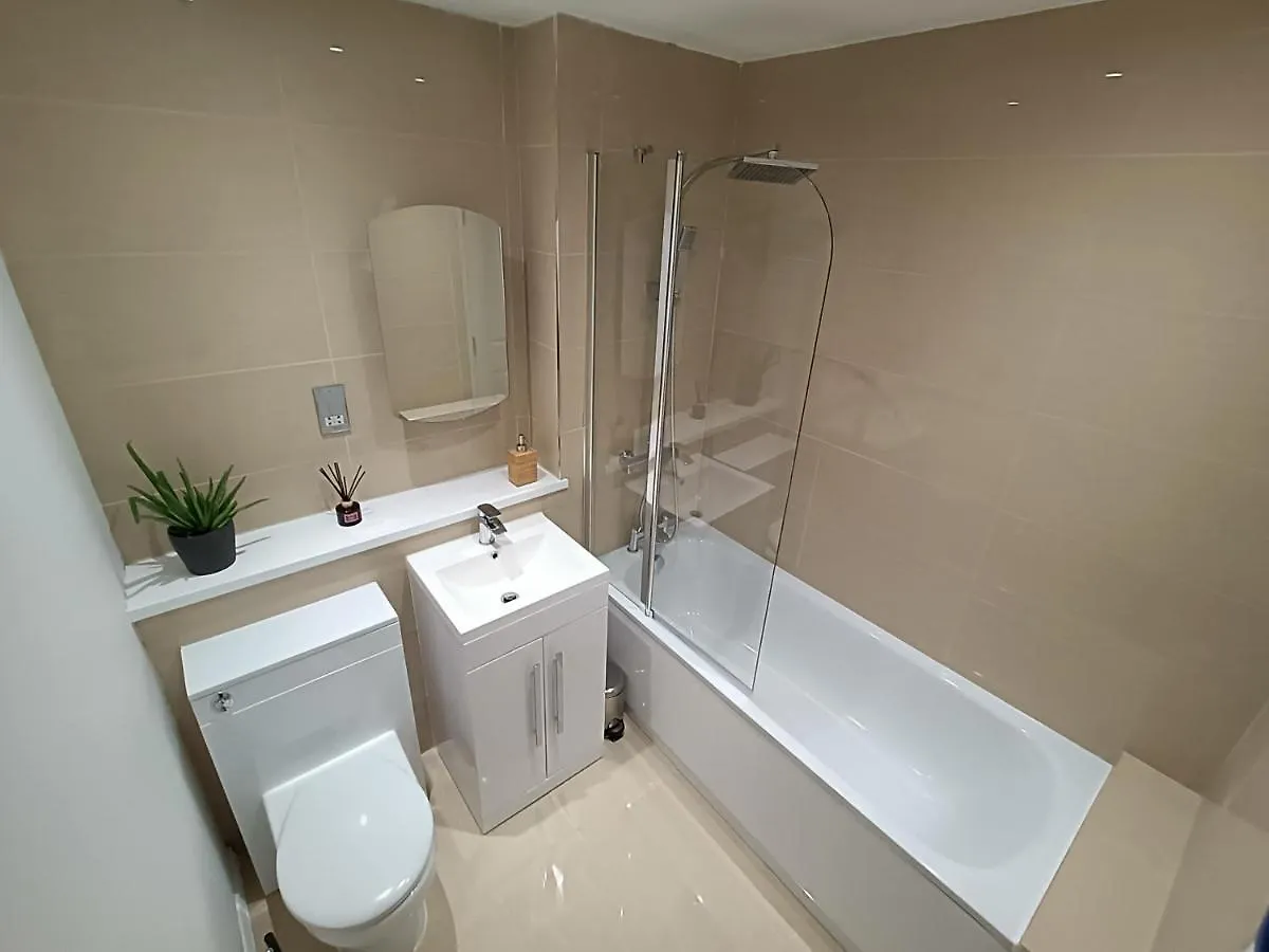 إدنبرة Stunning Spacious Apartment 0*,